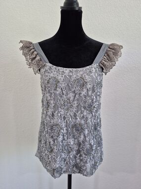 Embellished Lace Cap-Sleeve Top in Light Gray
